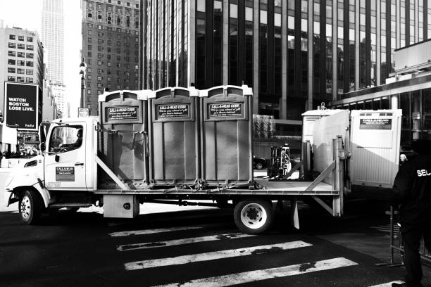 Best Porta potty delivery and setup  in Auburn, AL